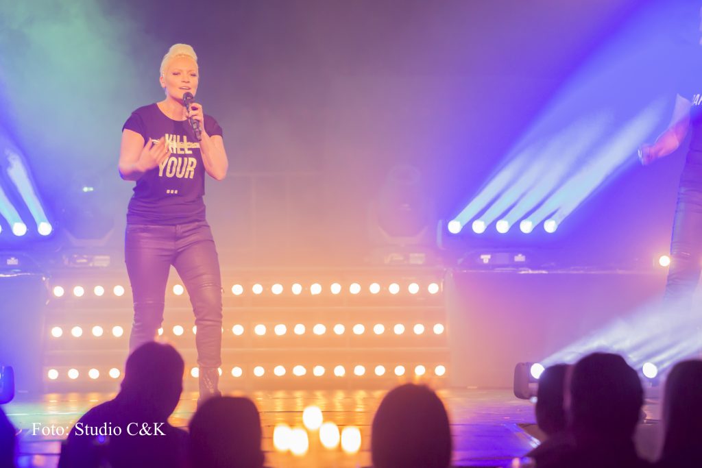 V!BE2016 Dinner Show239