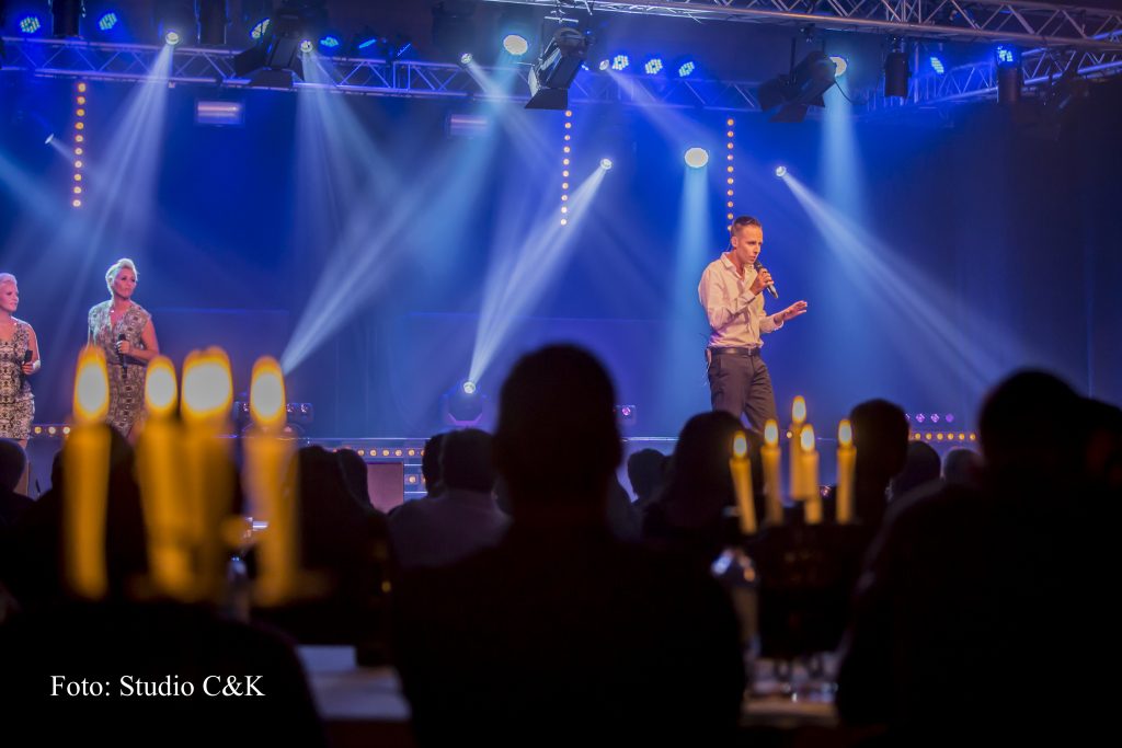 V!BE2016 Dinner Show254